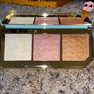 Too faced triple scoop highlighting pallet